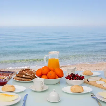 Seaside Paradise - Walk In, 5 Meters To The Ocean Apartment