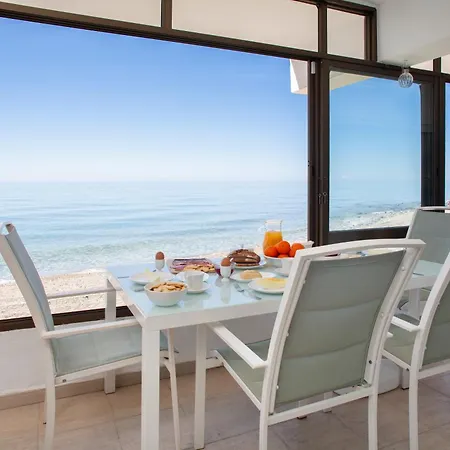 Seaside Paradise - Walk In, 5 Meters To The Ocean Apartment Benalmadena